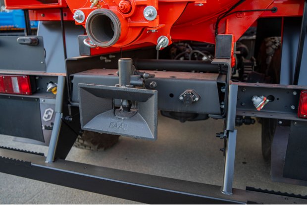 Заднее сцепное устройство