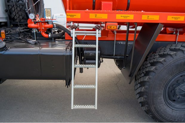 Выдвижная лестница