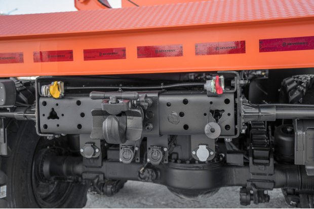 Заднее сцепное устройство