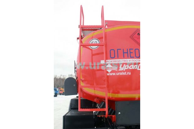 Автотопливомаслозаправщик АТМЗ-11-2 УСТ 54533 Камаз 43118-50 доработка под ДОПОГ