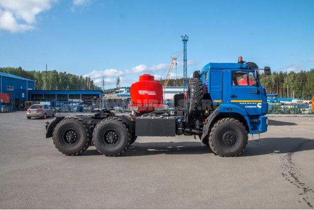 Седельный тягач Камаз 44108 (CUMMINS 340, ZF) ЛВЖ ГФ, доработка под ДОПОГ
