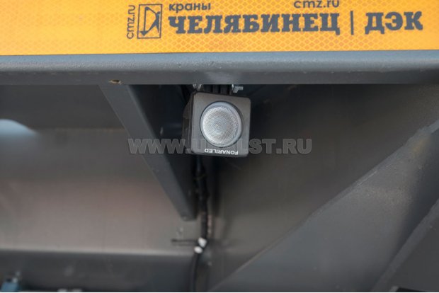 Освещение зоны выдвижения опор автокрана
