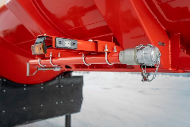 Сливная магистраль колымбака