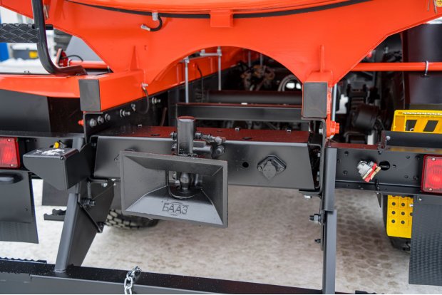 Заднее сцепное устройство