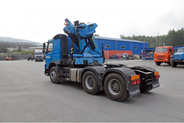 Седельный тягач с КМУ ИМ-180-05 УСТ 5453 Volvo FM-Truck