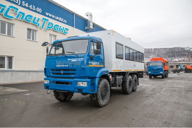 Автобус вахтовый 28 базовый УСТ 54535 Камаз 43118-50 сэндвич