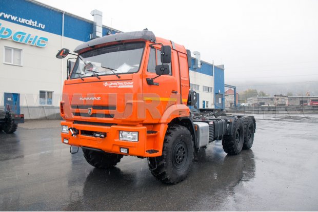 Седельный тягач Камаз 43118-50 со спальным местом УСТ-5453