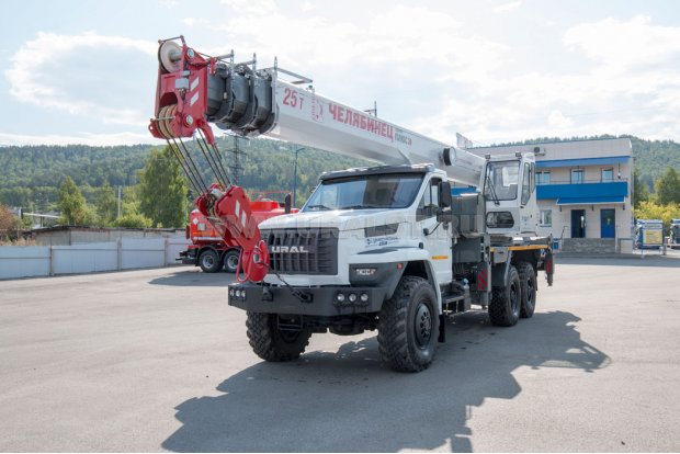 Автокран КС 55732-25-33 "Челябинец" Урал NEXT 4320-6951-72