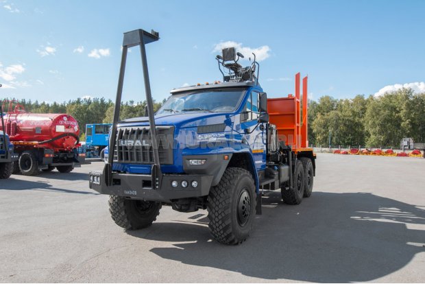 Лесовоз с манипулятором VM10L74 УСТ 5453 Урал NEXT 5557-74Е5М28