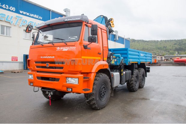 Бортовой автомобиль с КМУ ИМ-150 УСТ 5453 Камаз 43118 сп.м