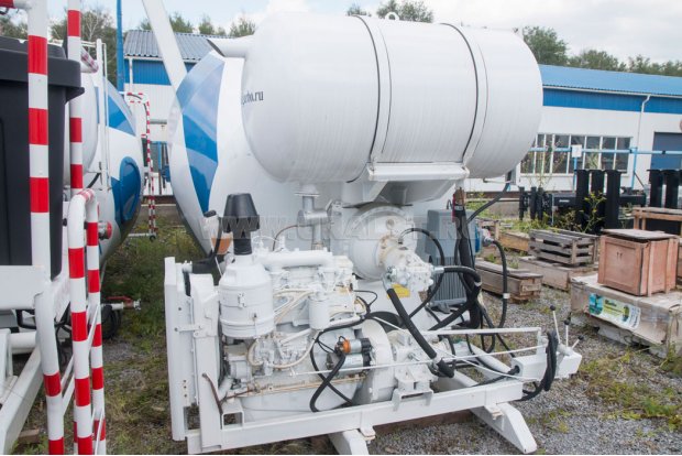 Навеска автобетоносмеситель АБС-9АП