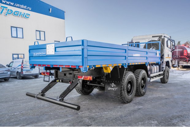 Бортовой контейнеровоз УСТ 5453 SHACMAN SX32586V385 6х6, база 4575мм, ДОПОГ