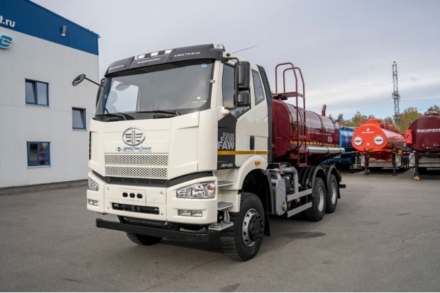 Автоцистерна для питьевой воды АЦПТ-10НО FAW 3250 (6х6) нерж/ЛКП