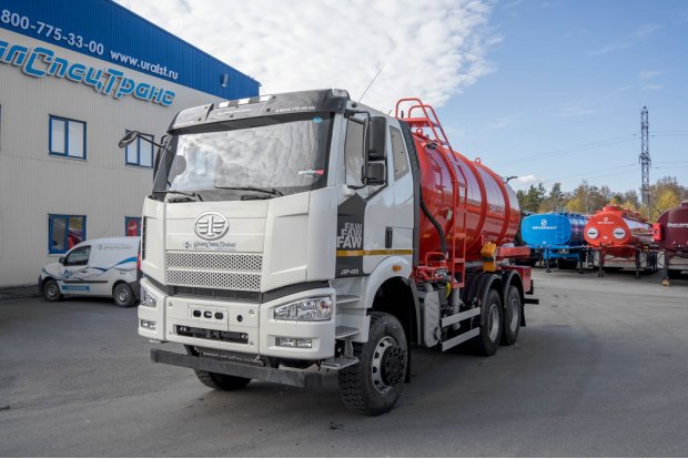 Автоцистерна вакуумная коммунальная МВ-16 КО УСТ 5453 FAW 3250 6Х6