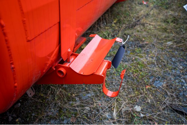 Крепление пенала напорно-всасывающего рукава