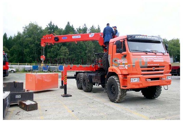 Седельный тягач с КМУ KS-1256G-II (тросовый) УСТ 5453 Камаз 44108 (CUMMINS)