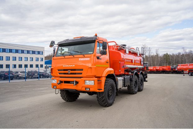 Автотопливозаправщик АТЗ-11-2Б