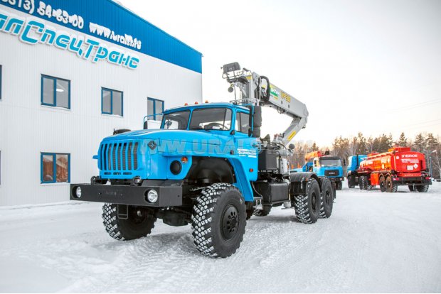 Седельный тягач УСТ-5453 Урал с КМУ ИФ-300