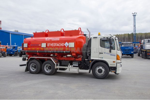 Автотопливозаправщик АТЗ HINO