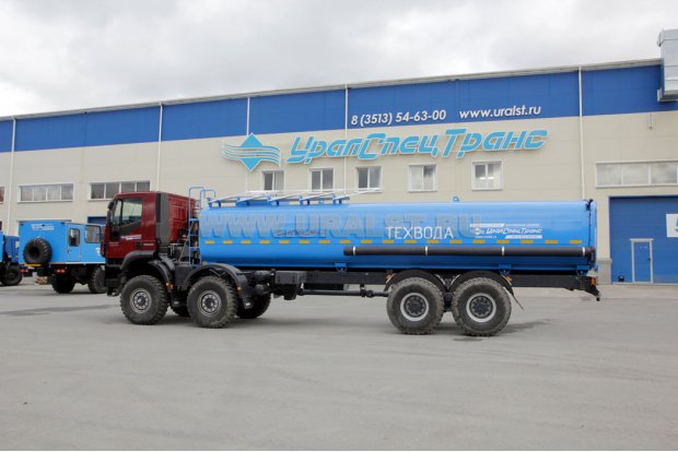 Автоцистерна для технической воды АЦВ-17 УСТ-5453 на шасси IVECO-AMT 8х8
