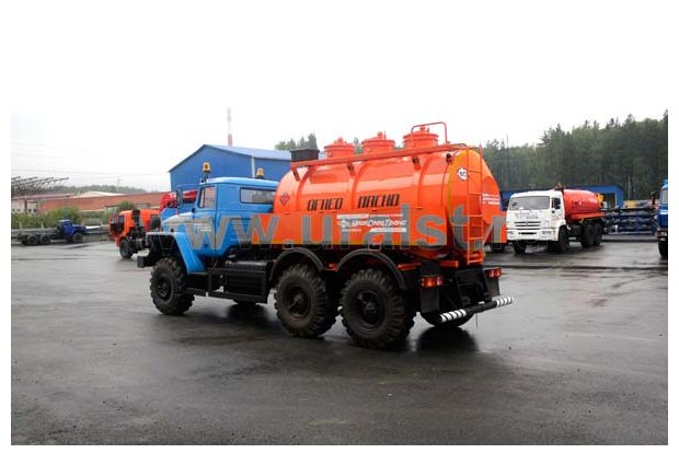 АЦ-6,5 3 Урал 4320Е5 отсека с насосом