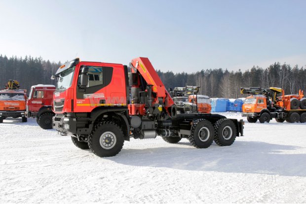 Тягач IVECO-AMT с КМУ Palfinger PK-40002D
