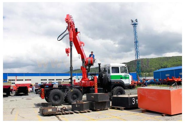 Кран манипулятор Kanglim KS-2056H с буровой навеской