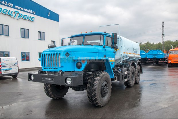 Автоцистерна для воды АЦПТ-8НО УСТ 5453 Урал 5557-1112-60 насос, обогрев