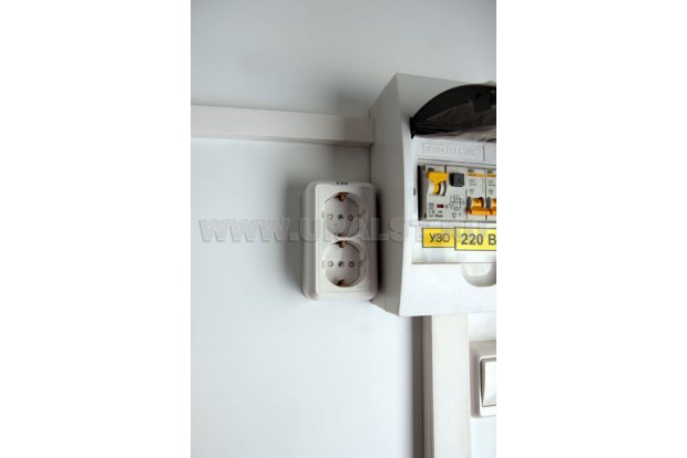 Розетка 220V