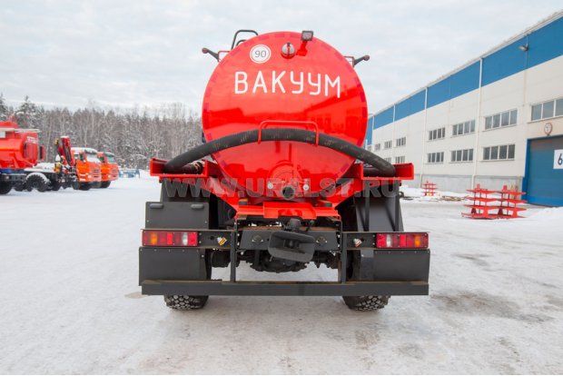 Автоцистерна вакуумная МВ-4,5Т Урал 43206-72 NEXT