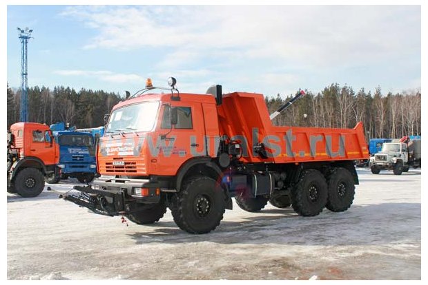 Дорожная машина Камаз 45141