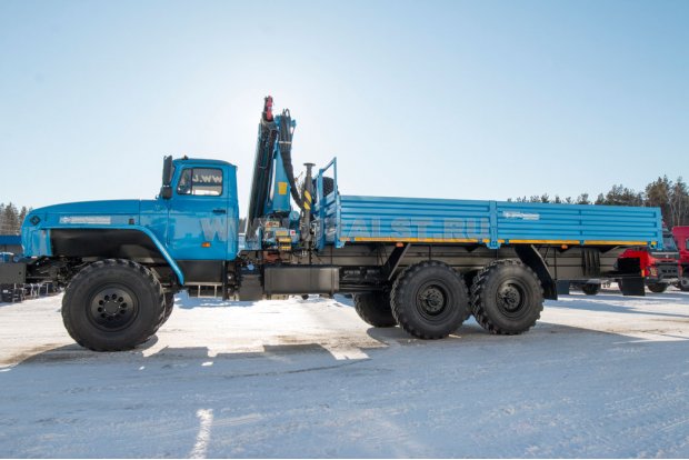 Бортовой автомобиль с КМУ ИМ-180 УСТ 5453 Урал 4320-1951-60 