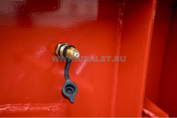 Штуцер подкачки колес