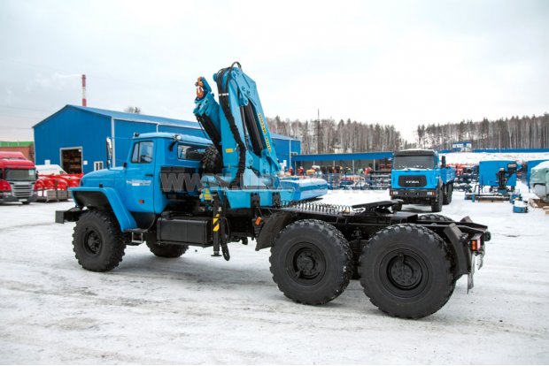 Тягач Урал 4320 с КМУ ИМ-240
