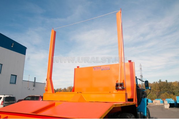 Лесовоз УСТ 5453 Урал М 5557-60Е5