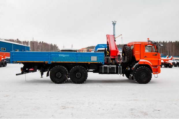 Автомобиль бортовой контейнеровоз с КМУ ИМ-320 УСТ-54531J Камаз 43118-50  сп.м
