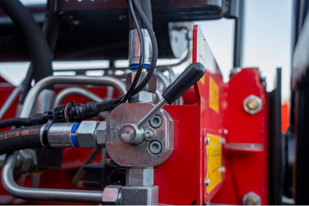 Кран переключения управления движениями опор КМУ