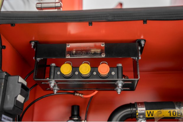 Блок пневмоуправления донными клапанами