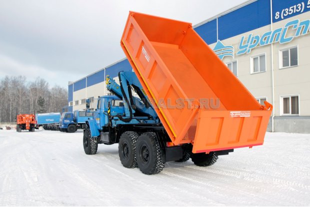 Автомобиль самосвал Урал 4320-72М с краном-манипулятором ИМ-95