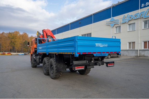 Автомобиль бортовой с КМУ ИМ-95 УСТ 5453 Камаз 43118, сп.м
