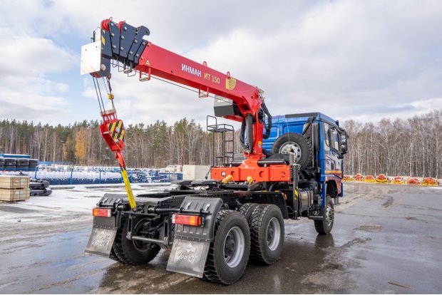 Седельный тягач SHACMAN с КМУ  ИТ-150