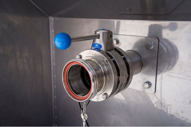 Узел разгрузки с дисковым затвором 