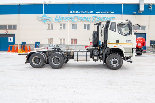 Седельный тягач УСТ 5453 FAW 3250 (6х4)