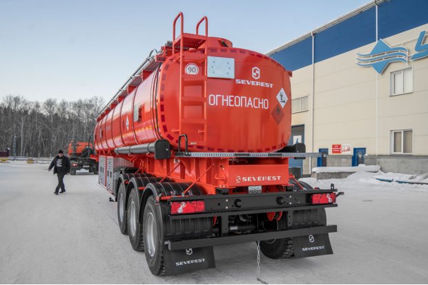 Лестница для подъема на площадку обслуживания цистерны