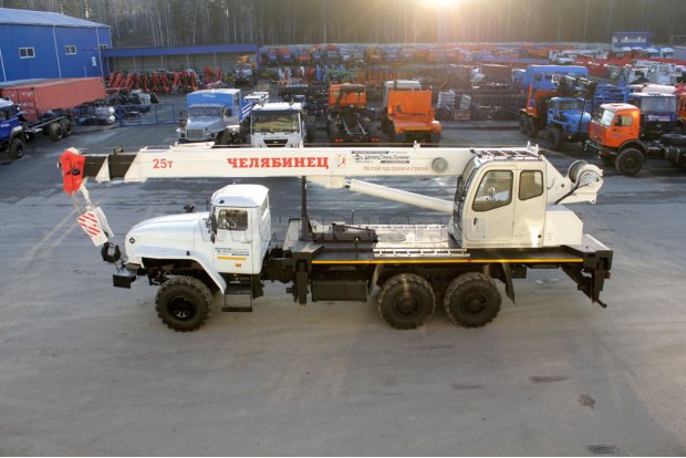 Автомобильный кран КС-55732 Челябинец