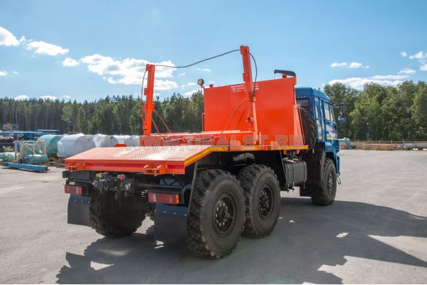 Лесовозный тягач Камаз 43118-46