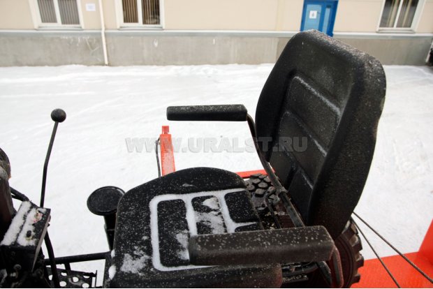 Сиденье оператора гидроманипулятора