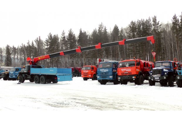 Автомобиль бортовой Урал 4320-72М с краном-манипулятором