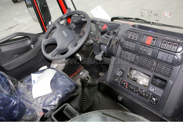 Кабина водителя IVECO TRAKKER