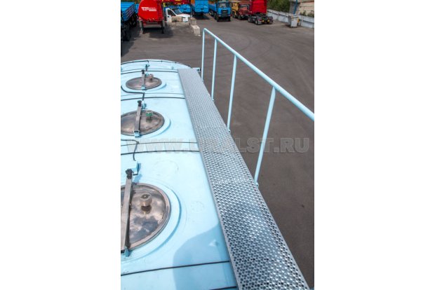 Автоцистерна для воды АЦПТ-10-3НО УСТ 5453 Камаз 43118-50 насос, обогрев